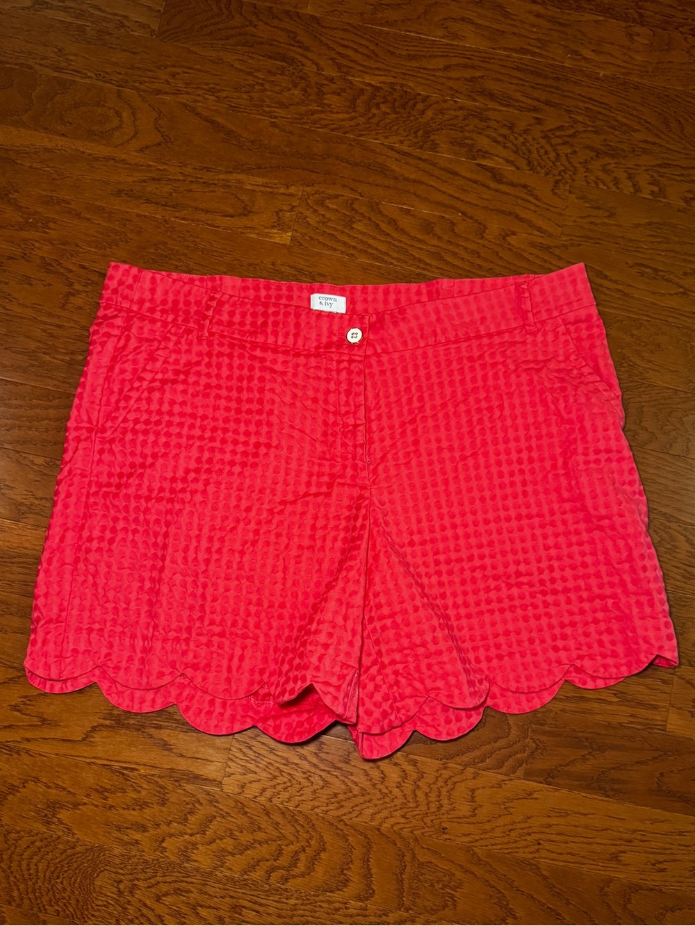 Crown & Ivy | Plus Size Coral Pink Preppy Textured Scalloped Hem Shorts 20W